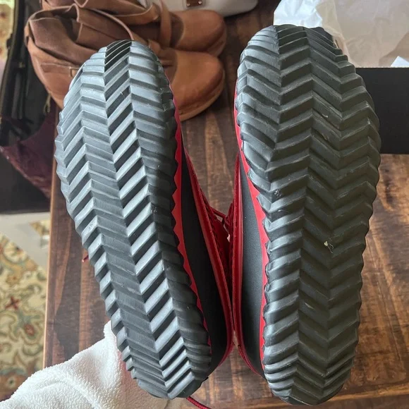 Sorel red boots - Picture 8 of 9